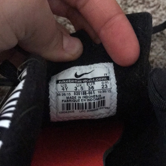 youth indoor soccer cleats - Picture 3 of 3